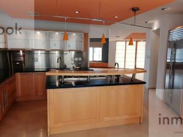 CASA EN VENTA 4REC UNA EN PLANTA BAJA Y CON ALBERCA ZONA VALLES