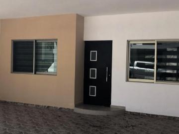 Casa en venta, con alta plusvalía en Residencial Bonaterra