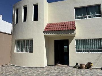 Casa en venta con amplio jardín, terraza y oficina en Vista del Valle, Naucalpan
