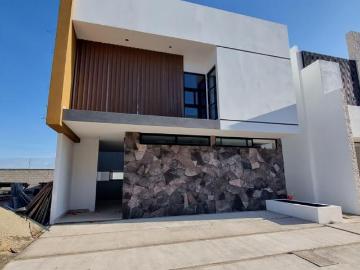 CASA EN VENTA CON AMPLIOS ESPACIOS Y HERMOSOS ACABADOS, EN PRIVADA CON GIMNASIO Y SALON DE EVENTOS