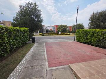 CASA EN VENTA CON AMPLIACION FRACC. VILLAS DEL CAMPO CALIMAYA