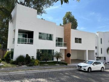 CASA EN REMATE CON CASETA DE SEGURIDAD