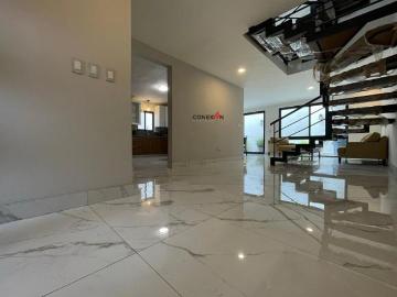 Casa en esquina frente a parque en privada 24/7 con Rooftop · Lista para habitar