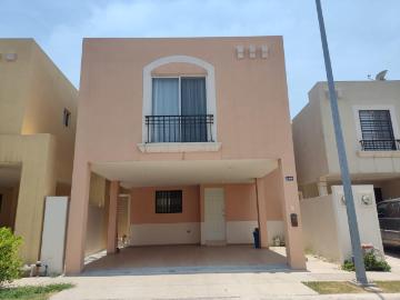 Casa en Venta con Doble Cochera, Mitras Poniente