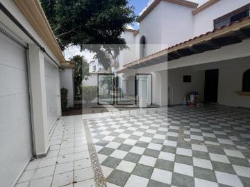 Casa en venta con estilo Colonial