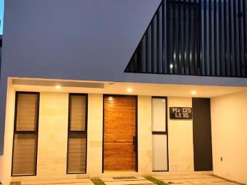 CASA EN VENTA CON HERMOSOS ACABADOS EN RESIDENCIAL TERRANOVA