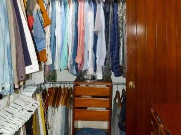 Casa en venta con lindos jardines en Surco