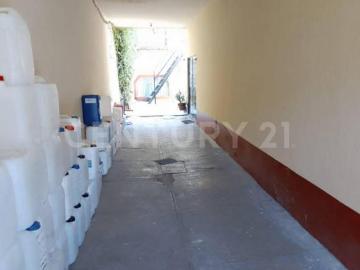 Casa en venta con local comercial para inversión en Reforma Sur