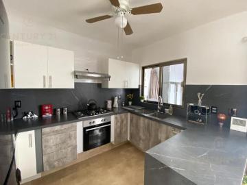Casa en Venta con Piscina en Isla Azul, Cancún C4137