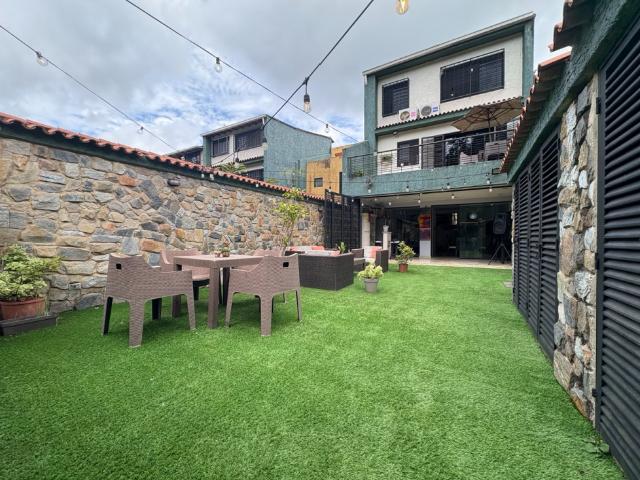 Casa en venta con planta eléctrica en Lomas de Monteclaro