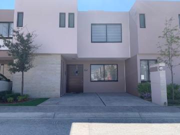 Casa en Venta en Quer?taro ?Con Rec?mara en Planta Baja!