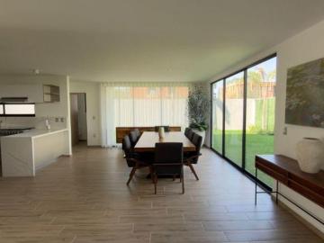 Casa en VENTA con recamara completa en PB de muy amplios espacios