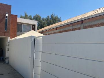 Casa en venta con recámara en planta baja y con terreno excedente