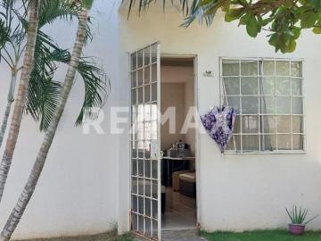 Casa en Venta Real del Palmar Acapulco: Ubicación en Esquina y Alberca