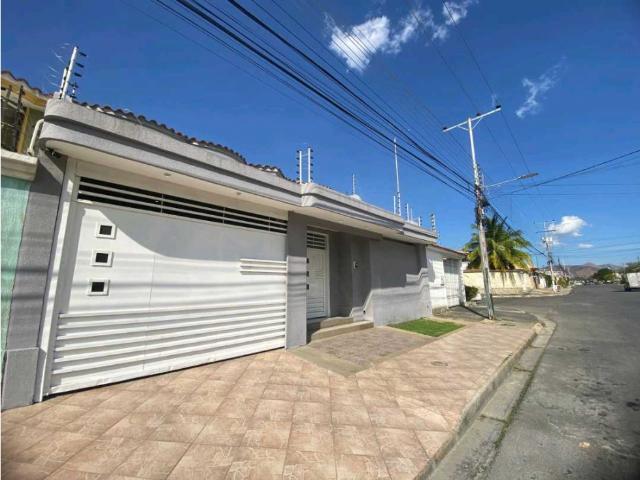 Casa moderna en venta Urb Corinsa Cagua