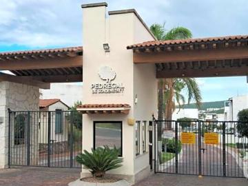 CASA EN VENTA CORREGIDORA PEDREGAL DE SHOENSTATT
