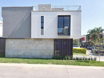 Casa en venta coto Bilbao 4 recamaras con roof garden Nueva Galicia, Tlajomulco