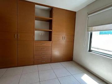 Casa en Venta – Coto Elite Santillana