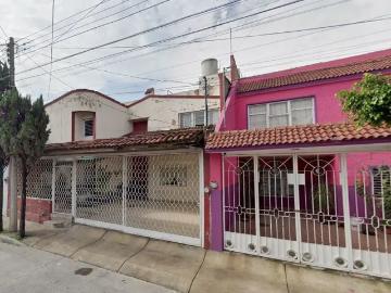 !Casa En Venta De Adjudicación Bancaria Ubicada En Francisco C. Morales, Echeverría, Guadalajara!