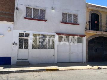 Casa en venta de dos plantas en colonia Santa Maria