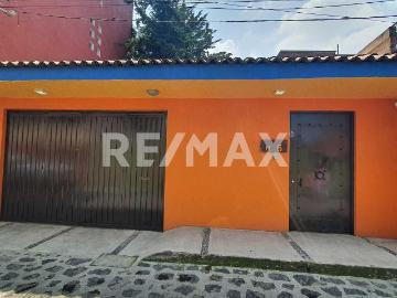 Casa con Jardín en San Nicolás Totolapan con conectividad a Periférico, alto potencial de plusvalía en CDMX