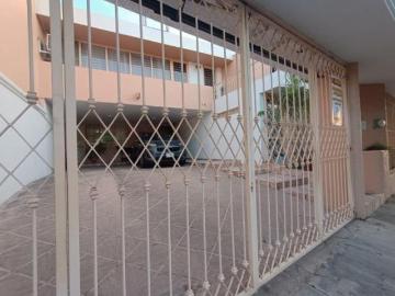 CASA EN VENTA DE TRES PISOS EN COL. JARDINES ALCALDE