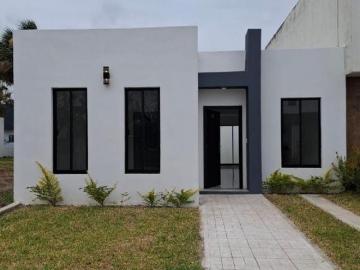 Casa en venta de un nivel en el Fraccionamiento Tinajitas en Paso del Toro Veracruz