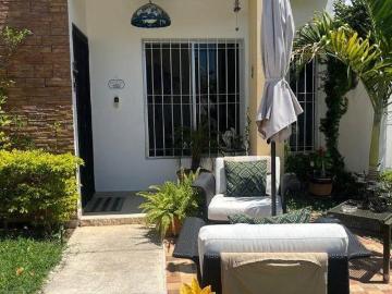 CASA EN VENTA DE UN PISO EQUIPADA, EN MERIDA YUCATAN, GRAN SANTA FE NORTE