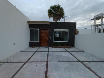 Casa en VENTA de Una Planta en fraccionamiento cerrado