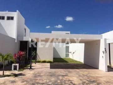 Casa en venta de 2 recámaras Mod. Confort, Campocielo Mérida
