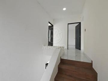 CASA EN VENTA DE 300 M2 EN ALTOS DE OAXTEPEC CON ALBERCA