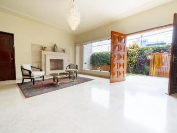 CASA EN VENTA DE 332M2 |04 DORMITORIOS |JARDÍN, CERCA AL GOLF DE SAN ISIDRO