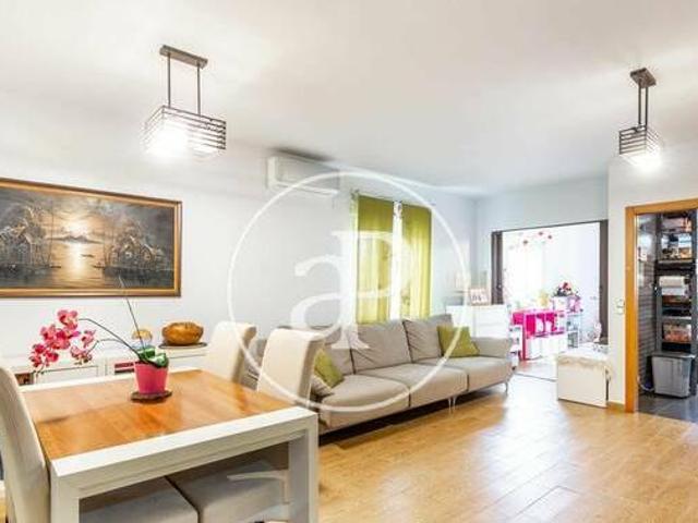 Casa en venta de 3 dormitorios con jardín y piscina
