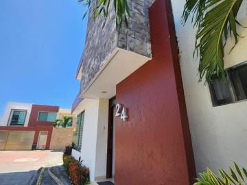 CASA EN VENTA DE 3 RECAMARAS EN ESQUINA EN FRACC CON ALBERCA EN BOCA DEL RIO VERACRUZ