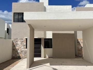 Casa en Venta de 3 recámaras en Privada en Tixcacal Opichen