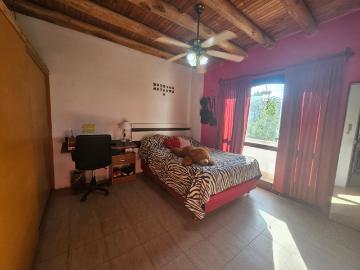 Casa en venta de 4 dormitorios c/ cochera en Luzuriaga