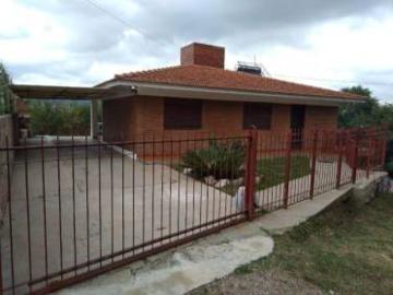 Casa en venta de 4 dormitorios c/ cochera en La Quinta Primera Sección