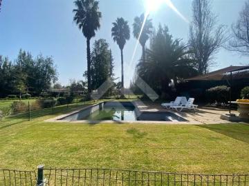 Casa en venta de 5 dorm. En Chicureo central Colina | 5 Dormitorios por 15500.00 en Colina
