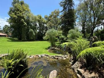 CASA EN VENTA DENTRO DE CLUB DE GOLF, AVANDARO