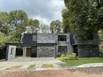 CASA EN VENTA DENTRO DE RANCHO AVÁNDARO