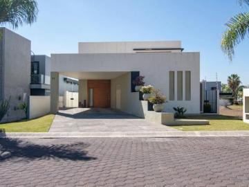 Casa en Venta dentro del Fracc. Rinconada de Santa Anita, Tlajomulco