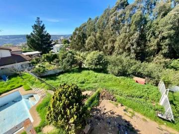 CASA En Venta Exclusiva Residencia de 3 Pisos en Reñaca | 7 Dormitorios por 480000. 00 en Viña del Mar