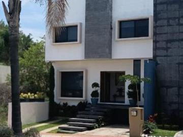 Casa en Venta, exclusivo condominio con Vigilancia, zona norte, Cuernavaca, Morelos