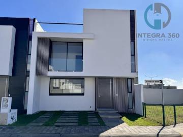 CASA EN VENTA EZPLANADA SUR 3 RECAMARAS CADA UNA CON BAÑO Y ROOFO GARDEN