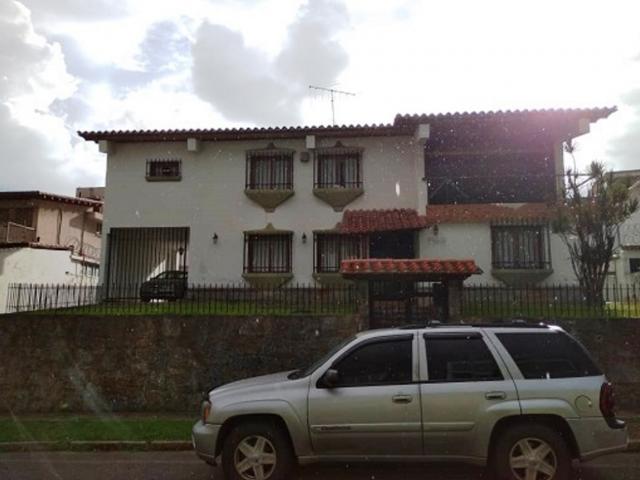 Casa En Venta El Marqués 350 Mts2 C. 710 Mts2 T. Caracas