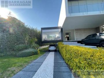 Casa moderna y acabados de lujo en venta