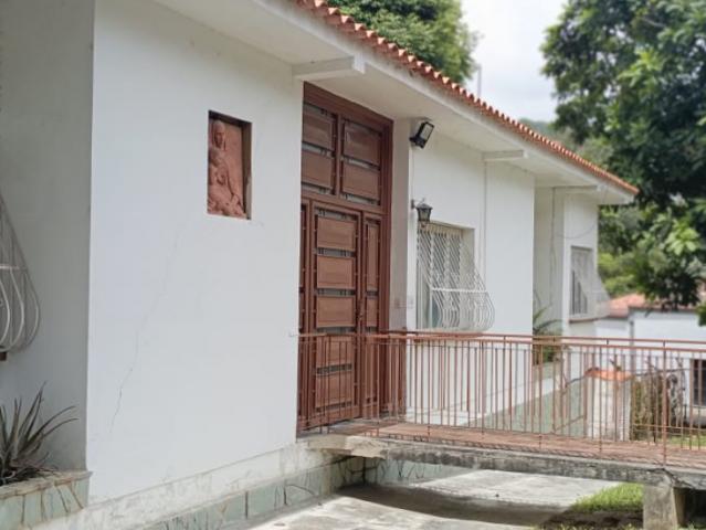 Casa en Venta El Hatillo La Boyera Urb Los Geranios $260.000 RH