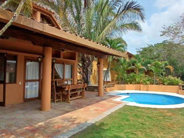 Vendo casa c/piscina 117m2 El Retiro Arriba Tucacas