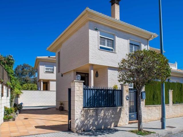 Casa en venta Elda