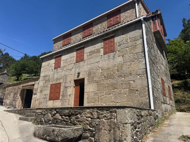 Casa en venta en Muros. CASA DE PIEDRA RESTAURADA EN LUGAR DE RIOMAO, AYUNTAMIENTO DE MUROS. Casas.